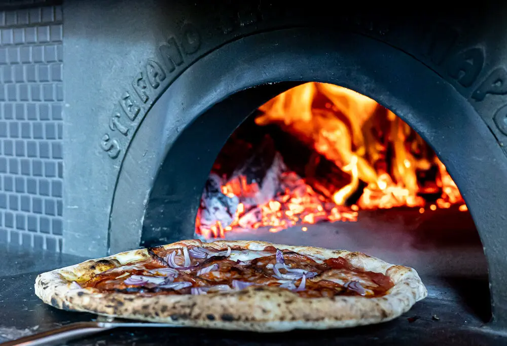 wood-fired pizzas in Porto